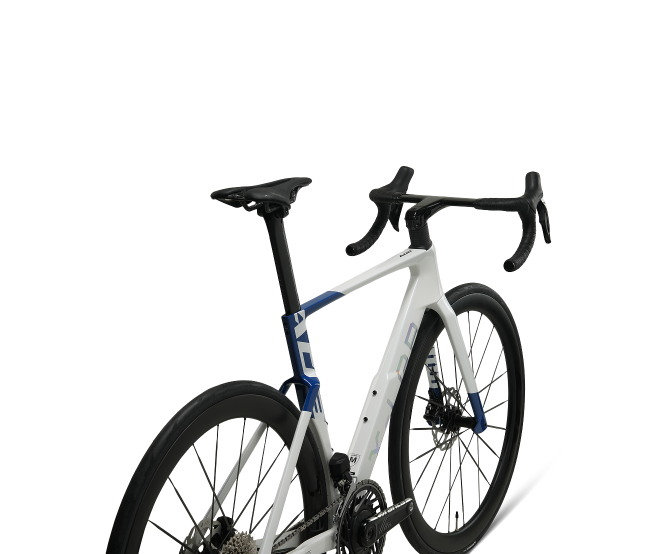 AD8